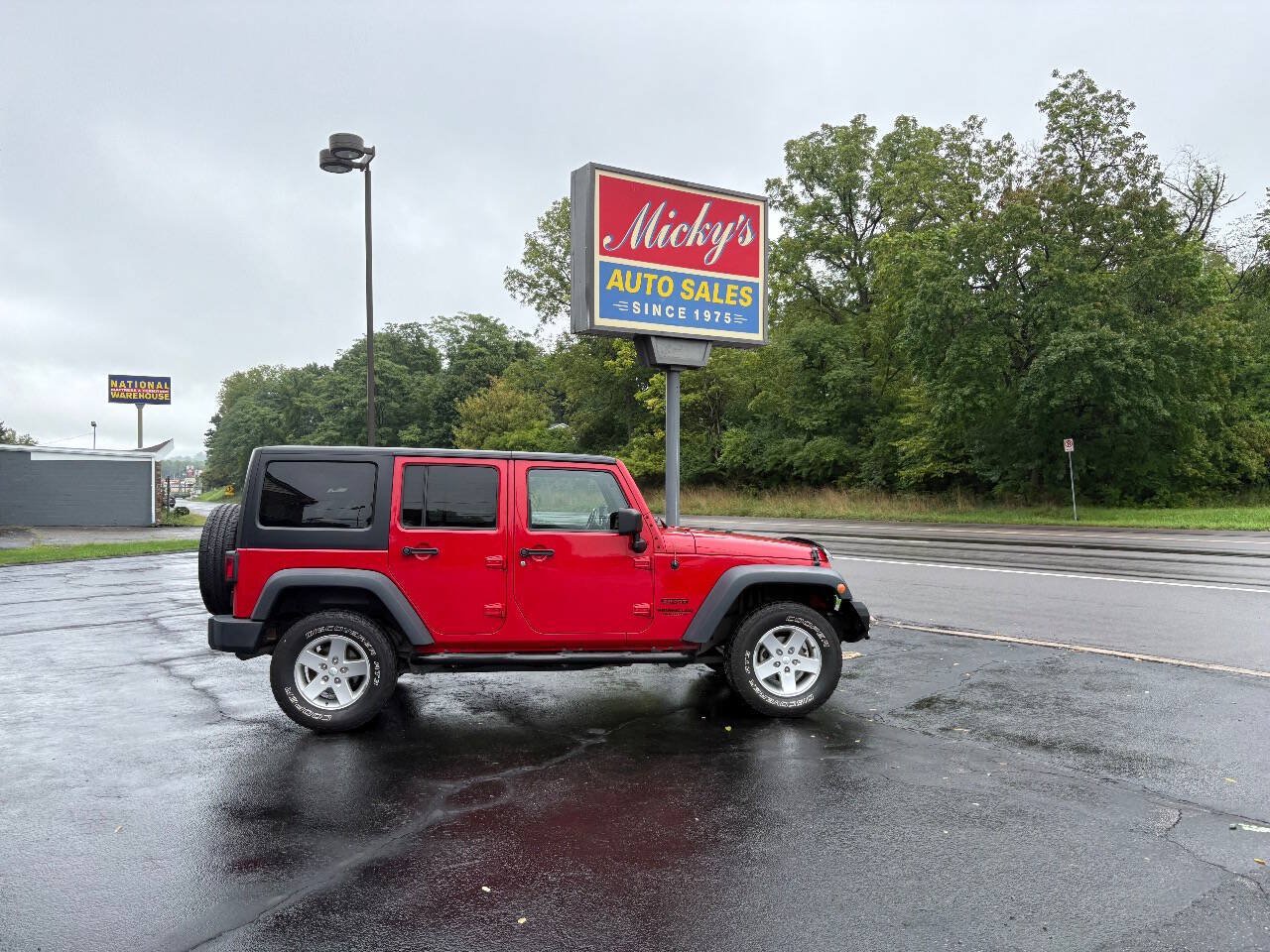 Used 2014 Jeep Wrangler Unlimited Sport w/ Quick Order Package 23S AWD/4WD image 1
