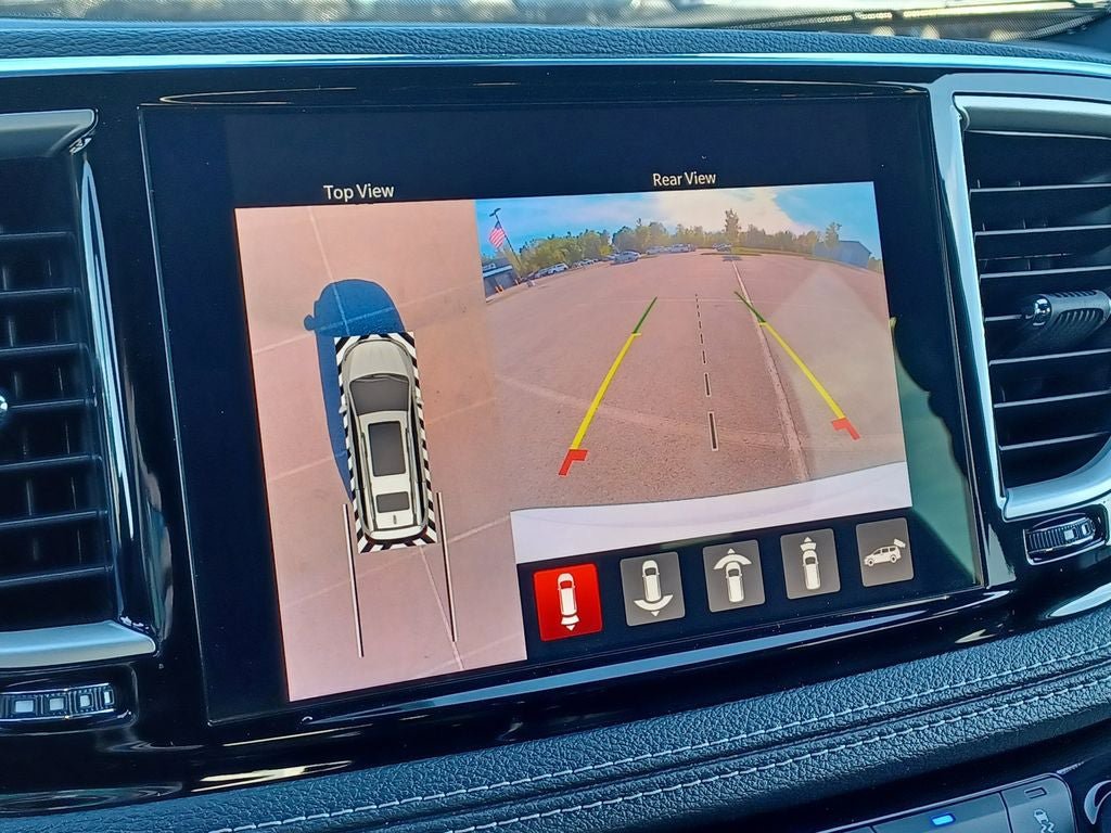 New 2027 Chrysler Pacifica Limited FWD image 21