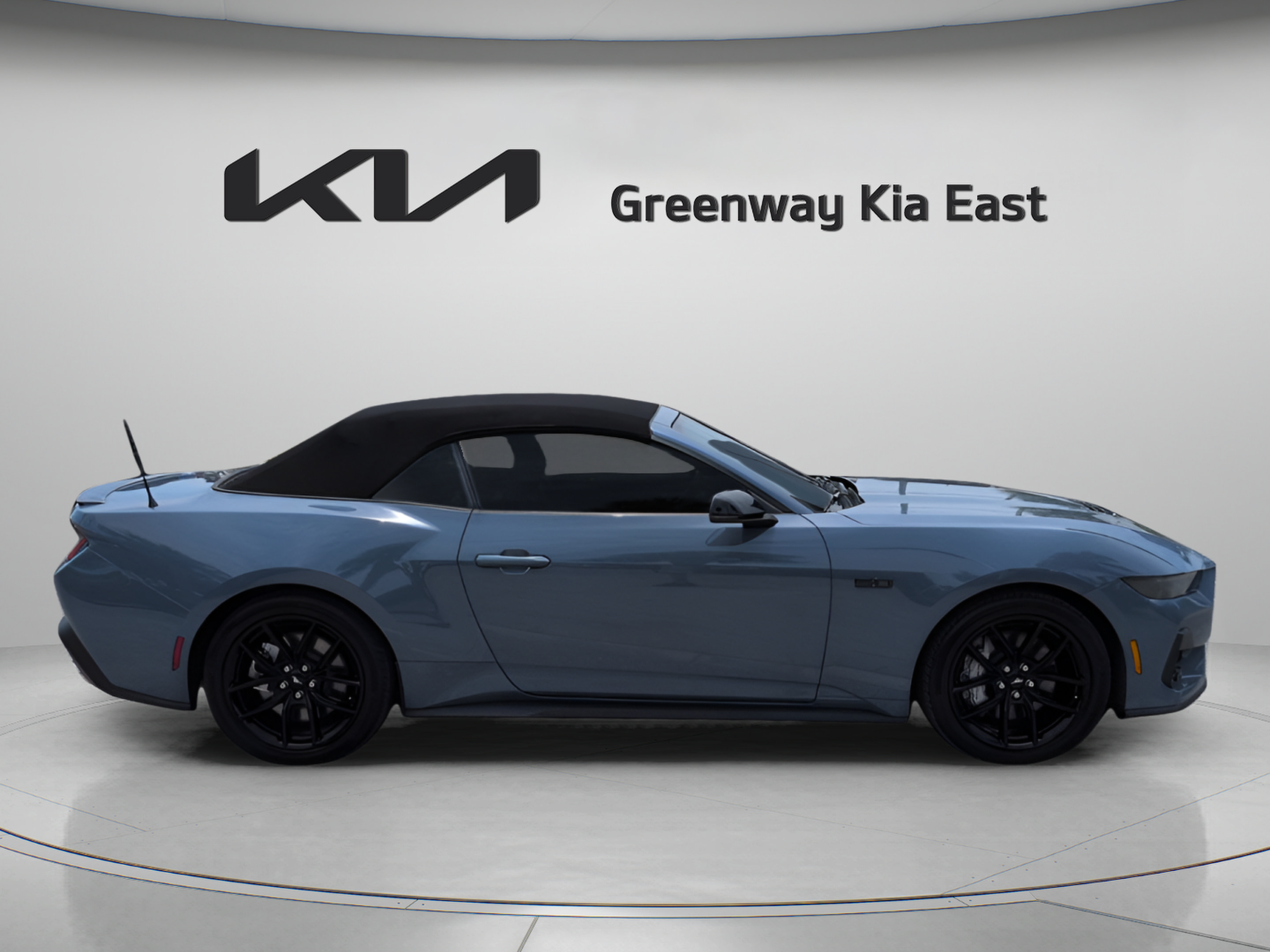 Used 2025 Ford Mustang GT Premium RWD image 4