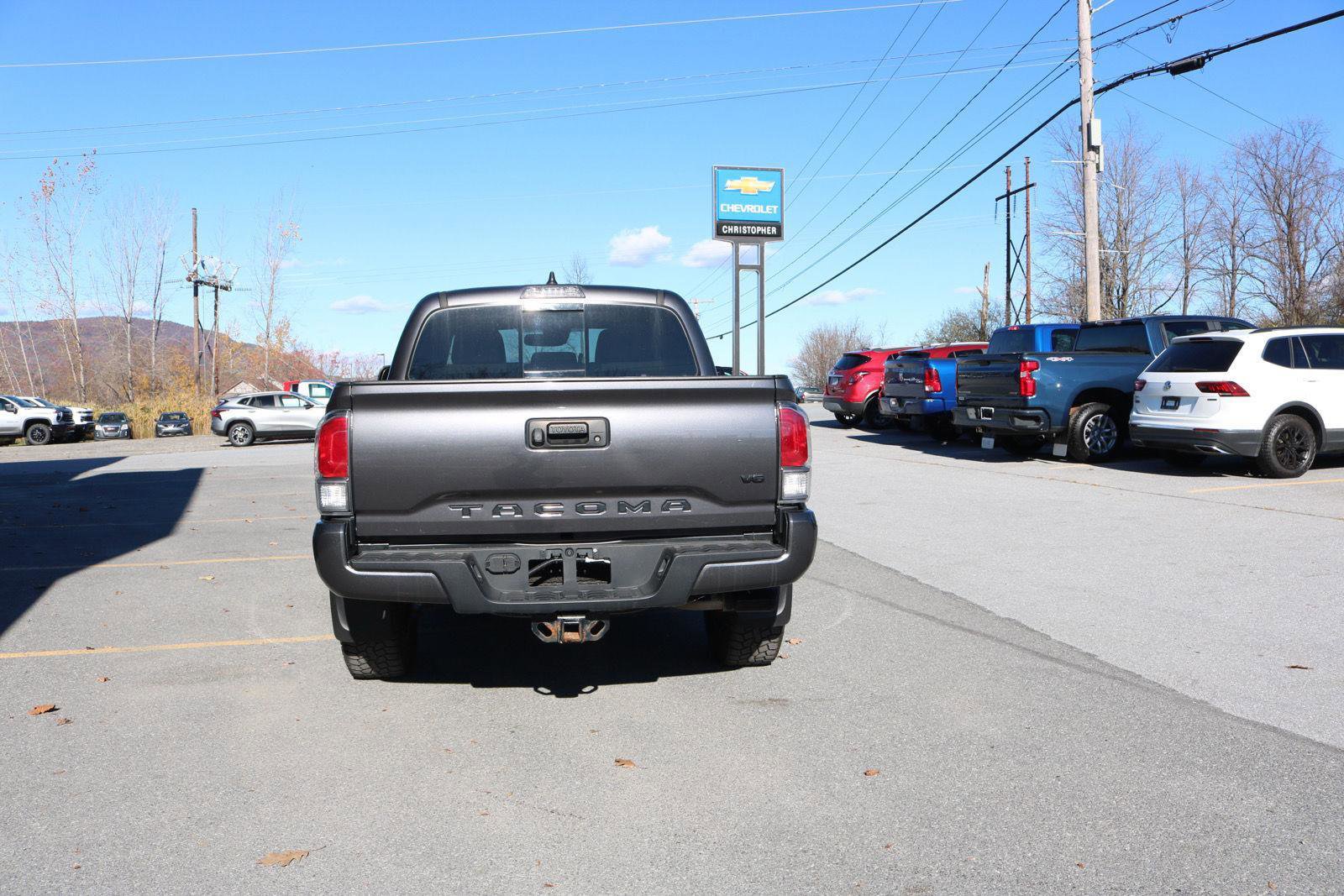 Used 2023 Toyota Tacoma TRD Sport w/ Black Out Package (TMS) image 6