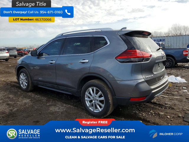 Used 2017 Nissan Rogue SV image 3