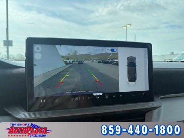 Used 2025 Ford Explorer Active AWD/4WD image 5