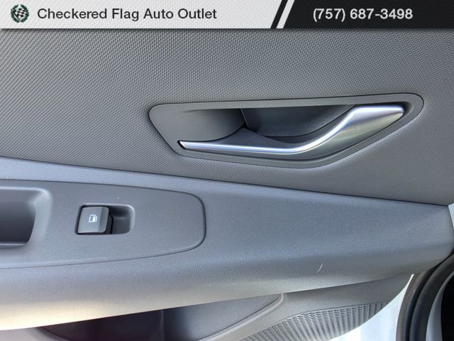 Used 2022 Hyundai Elantra SEL w/ Convenience Package image 39
