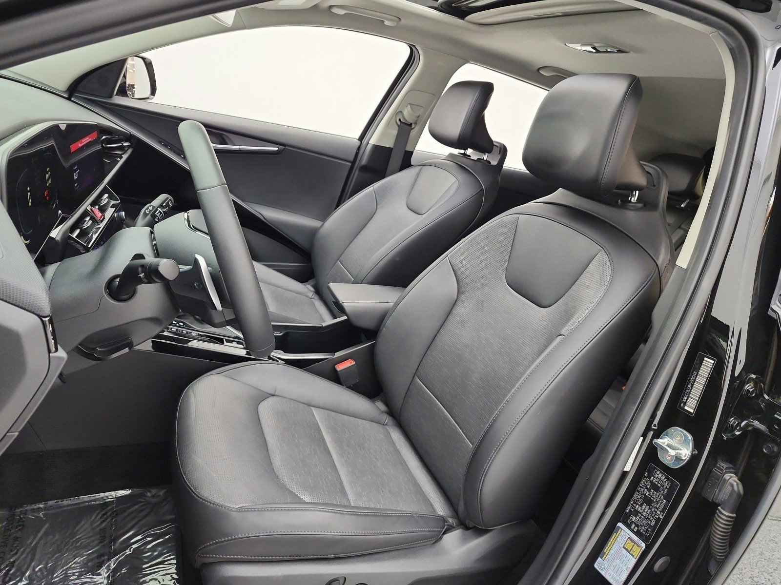 Used 2023 Kia Niro FWD image 10