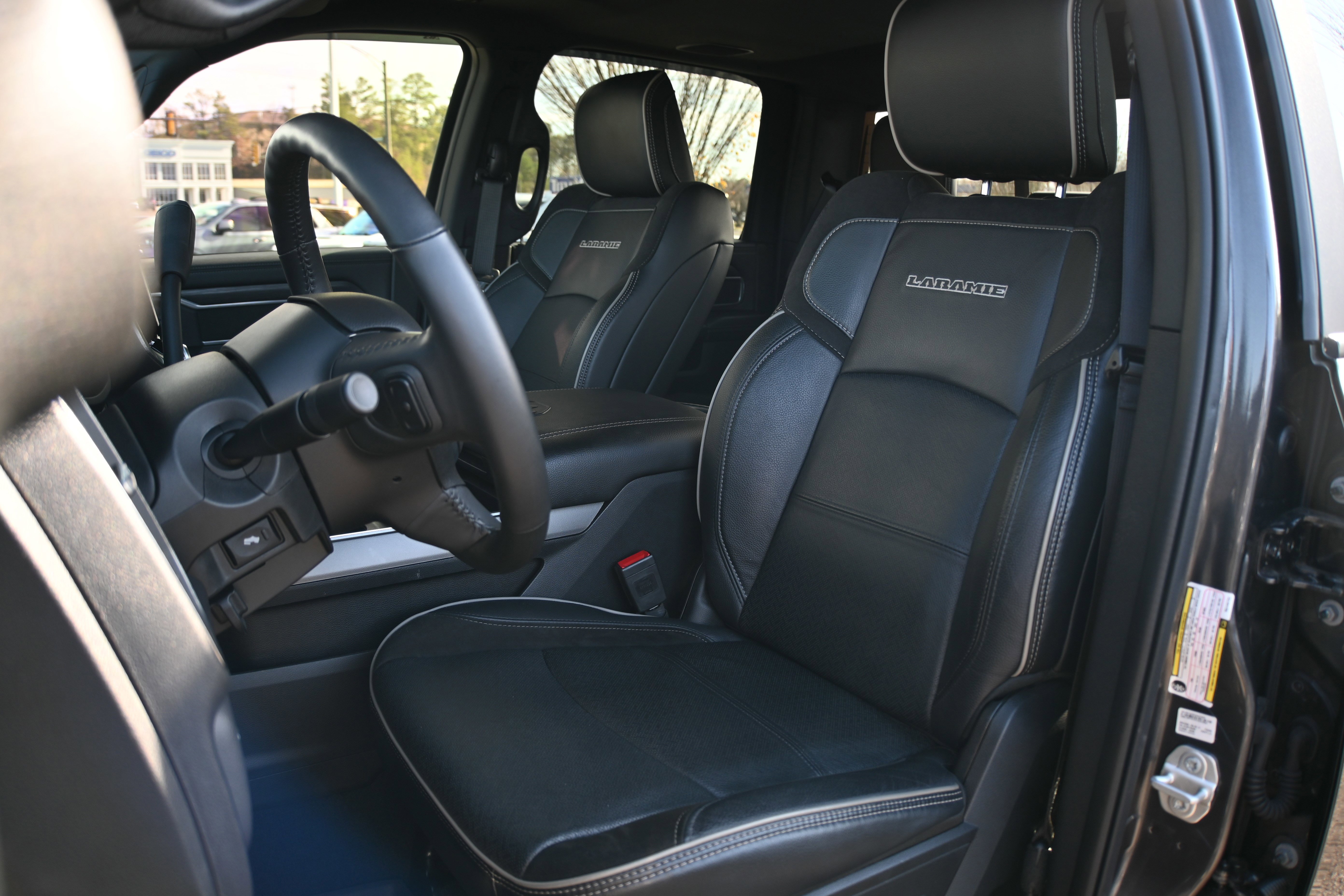 Used 2024 RAM 2500 Laramie w/ Sport Appearance Package image 7