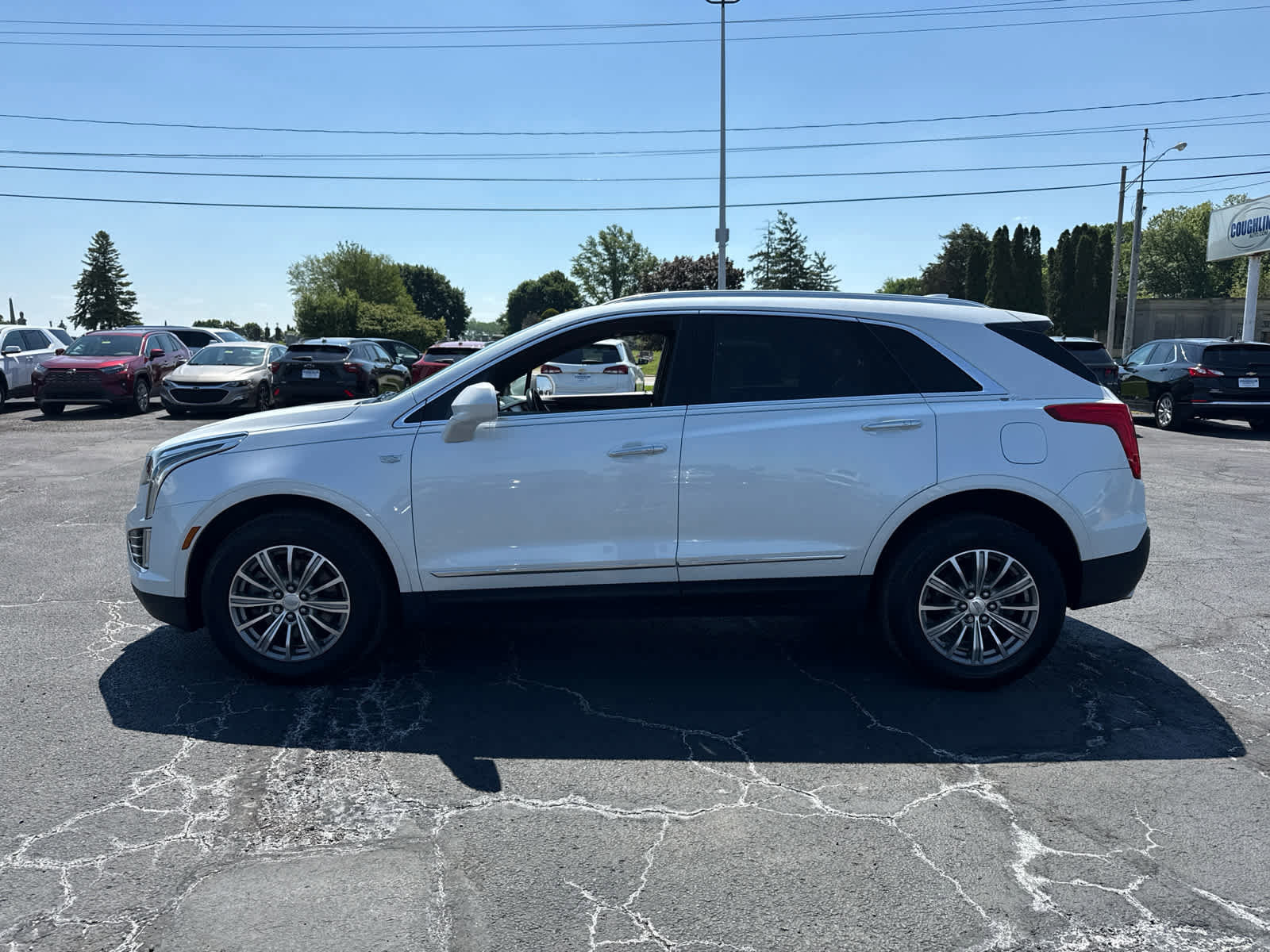 Certified 2019 Cadillac XT5 Luxury AWD/4WD image 2