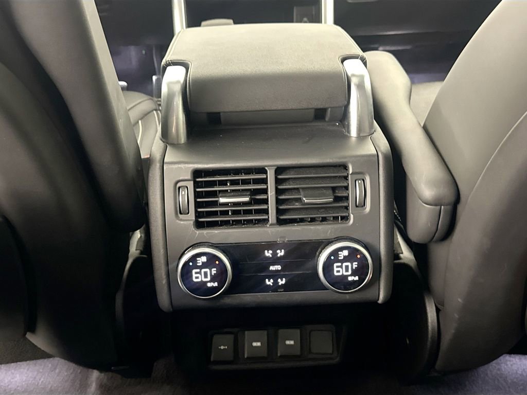 Certified 2024 Land Rover Discovery Dynamic SE image 25