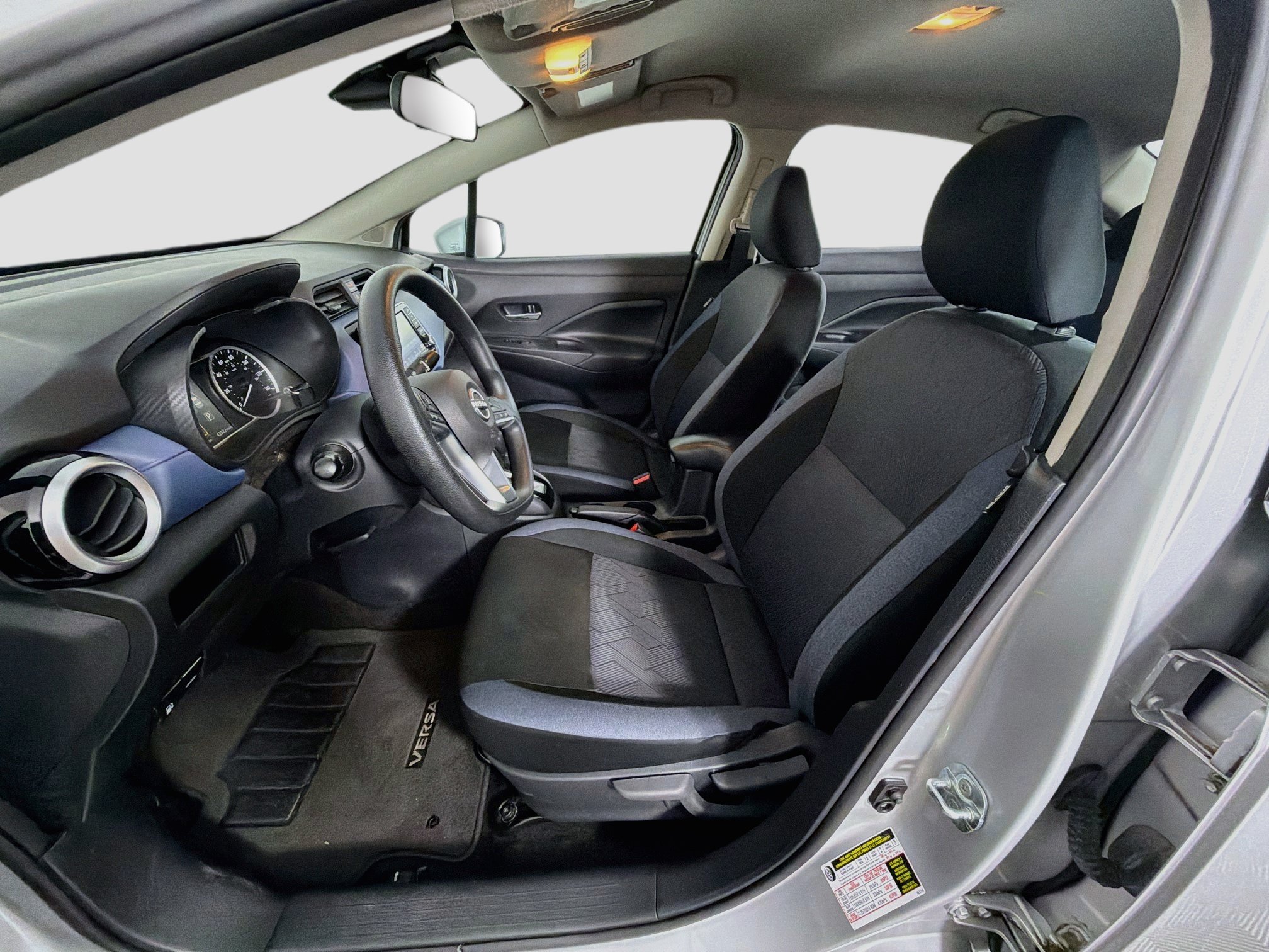 Used 2025 Nissan Versa SV FWD image 13