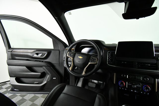 Used 2024 Chevrolet Suburban High Country image 19