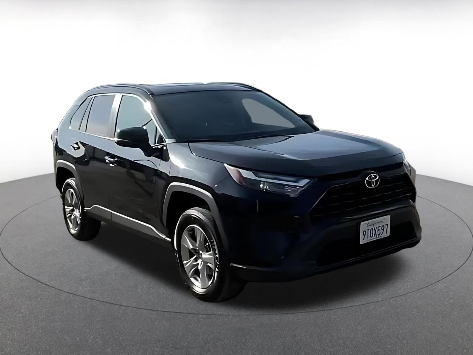Used 2025 Toyota RAV4 XLE image 2