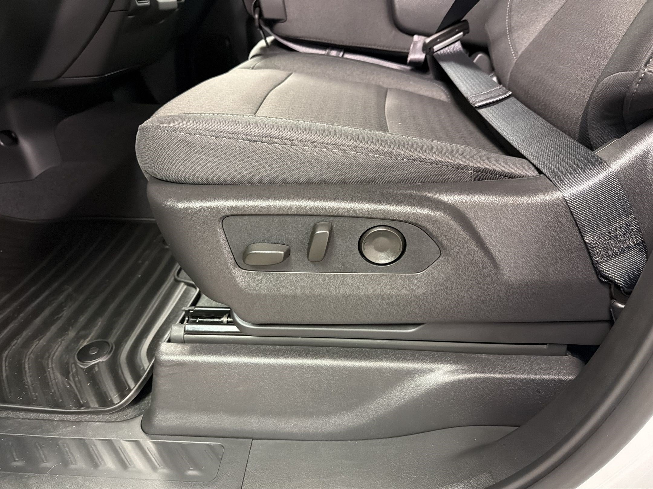 New 2026 Chevrolet Silverado 2500 Custom w/ Custom Value Package AWD/4WD image 14