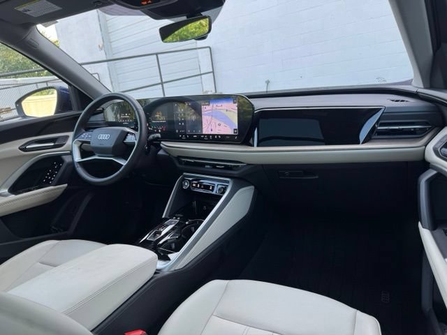 Used 2025 Audi Q5 Premium w/ Convenience Package AWD/4WD image 16
