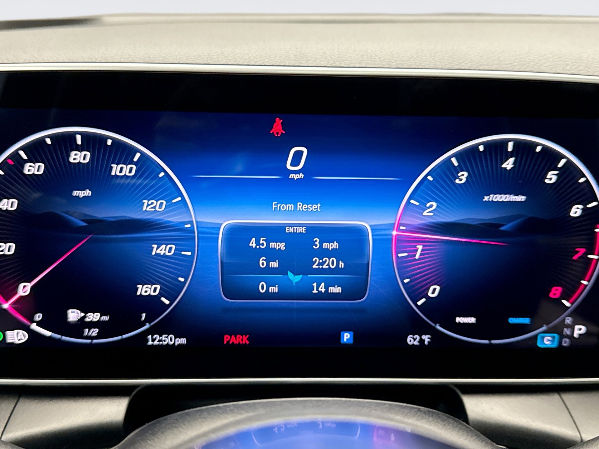 Used 2025 Mercedes-Benz GLC 300 4MATIC image 13