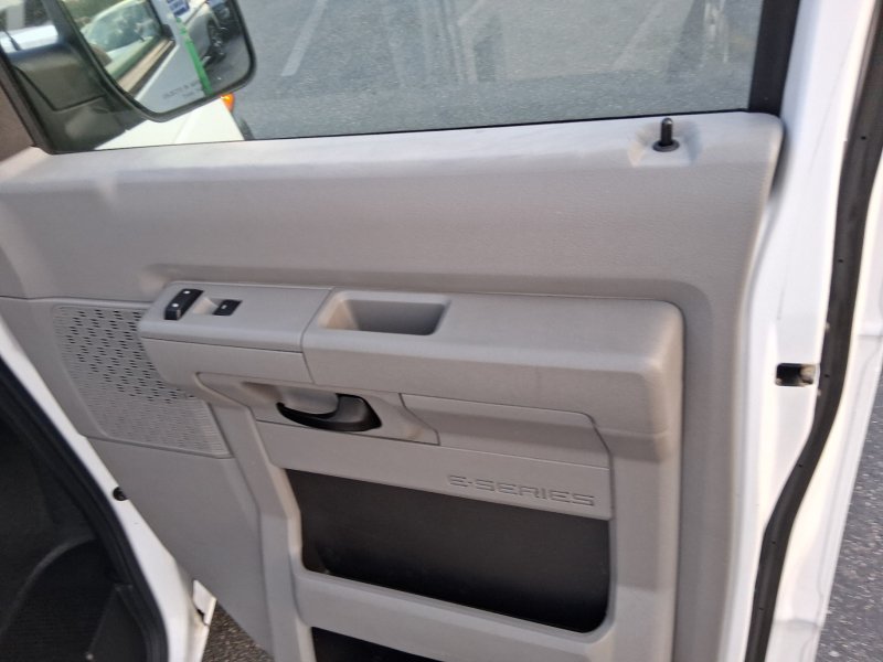Used 2013 Ford E-150 and Econoline 150 w/ PWR Group RWD image 14