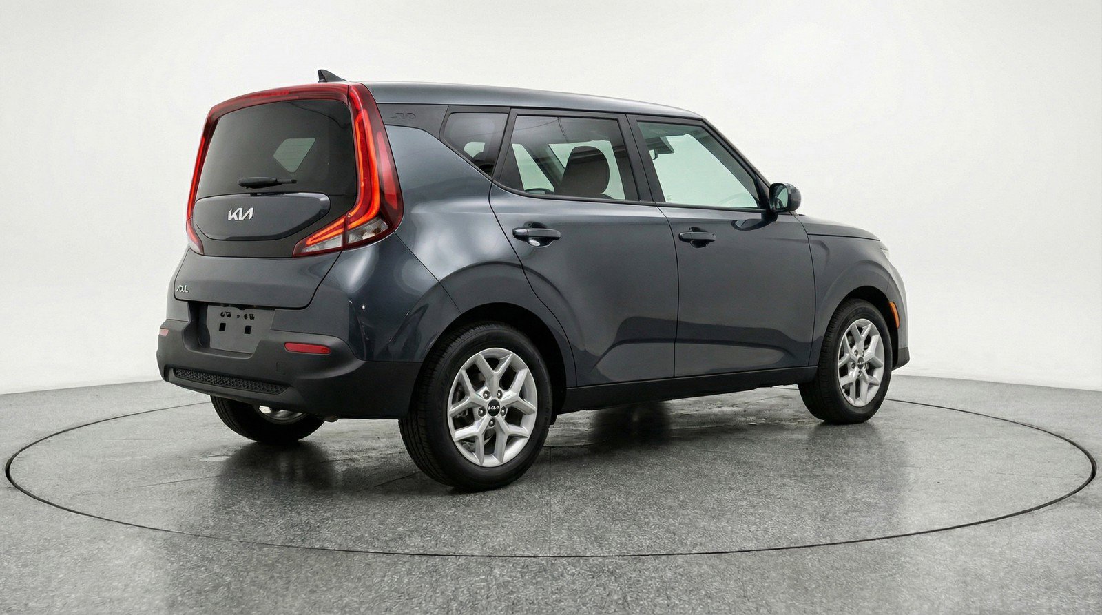 Used 2025 Kia Soul LX w/ LX Technology Package FWD image 9