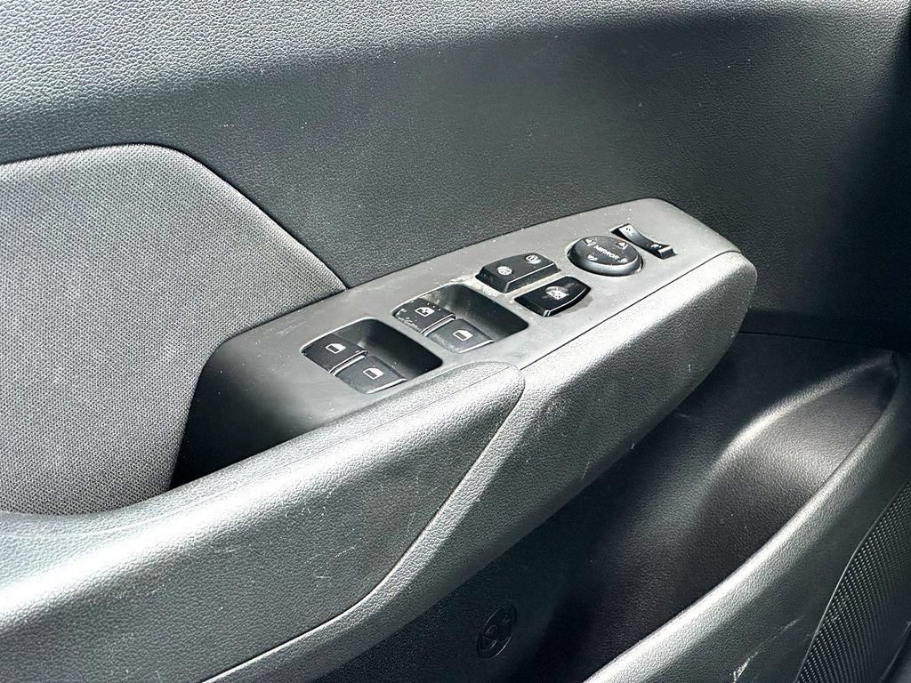 Used 2022 Hyundai Accent SEL w/ Cargo Package FWD image 27