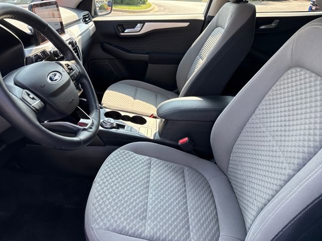 Used 2020 Ford Escape SE Sport FWD image 12