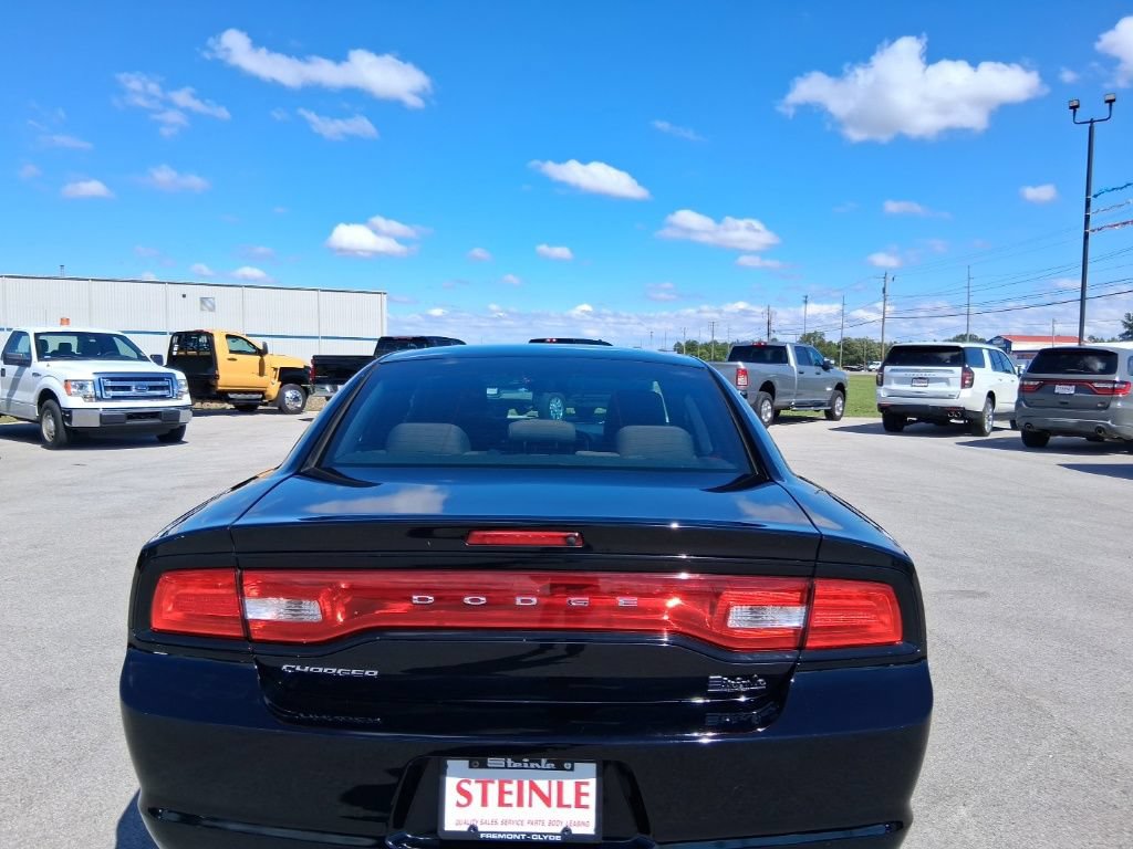 Used 2013 Dodge Charger SE RWD image 9