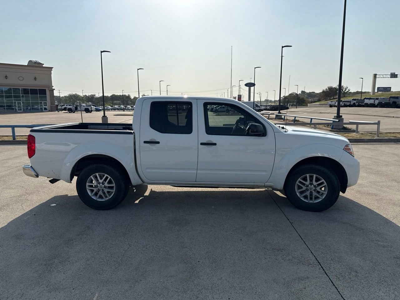 Used 2019 Nissan Frontier SV w/ Value Truck Package RWD image 16