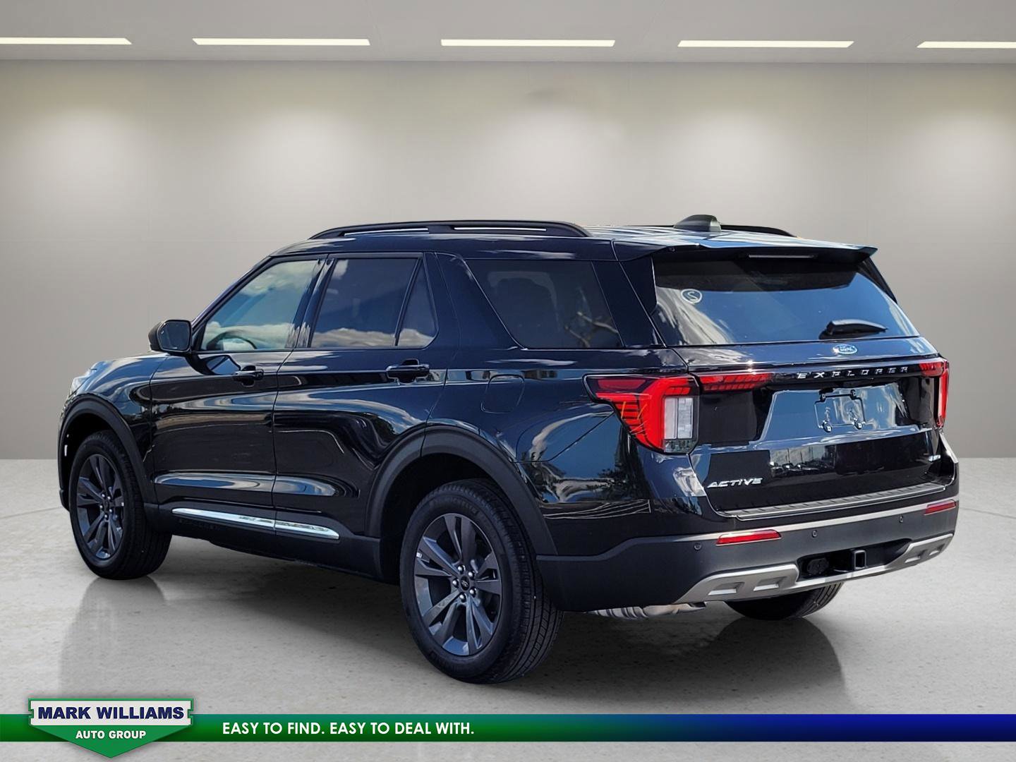 Used 2025 Ford Explorer Active w/ Active Comfort Package image 6