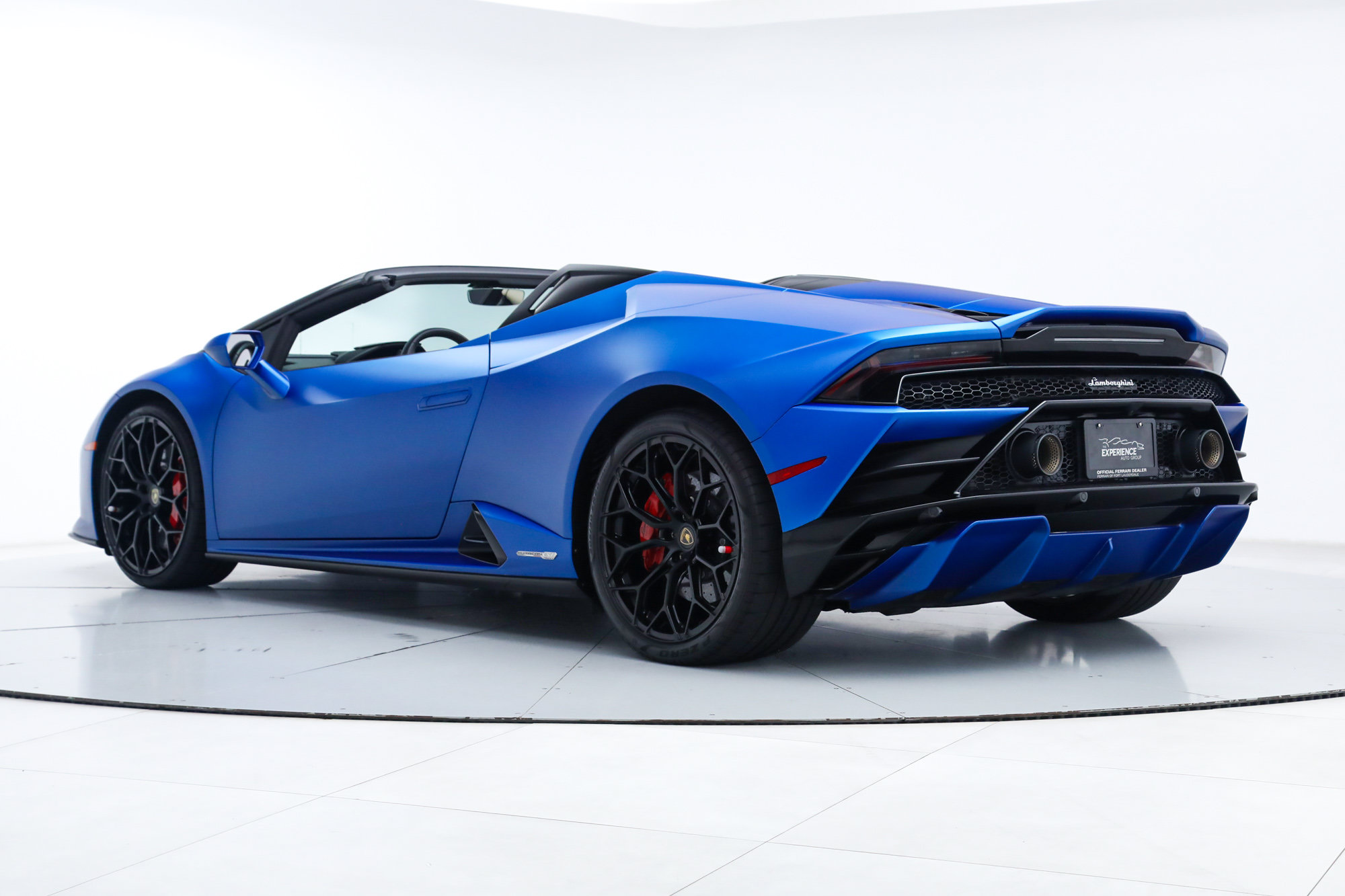 Used 2021 Lamborghini Huracan EVO RWD image 4