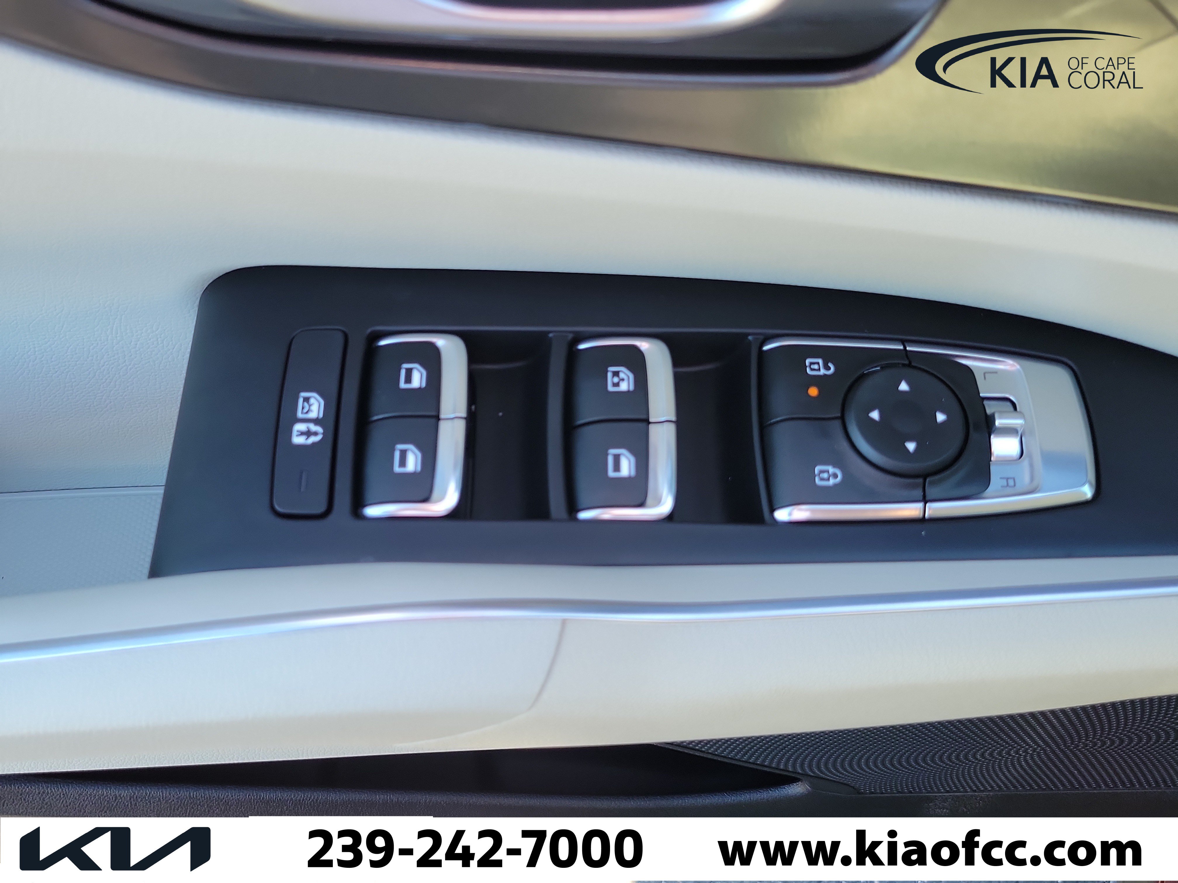 Certified 2025 Kia Sorento S w/ Panoramic Sunroof Package FWD image 24