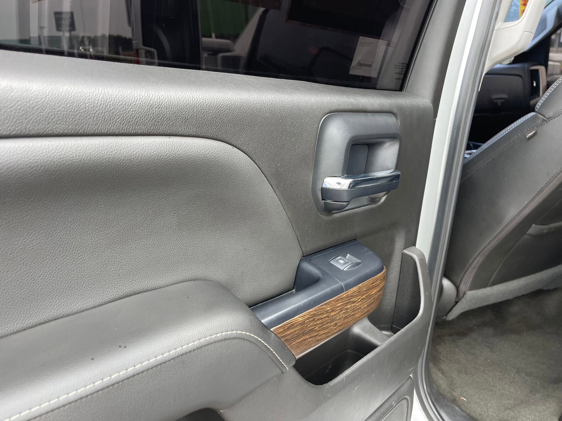 Used 2018 GMC Sierra 2500 Denali w/ Duramax Plus Package AWD/4WD image 20