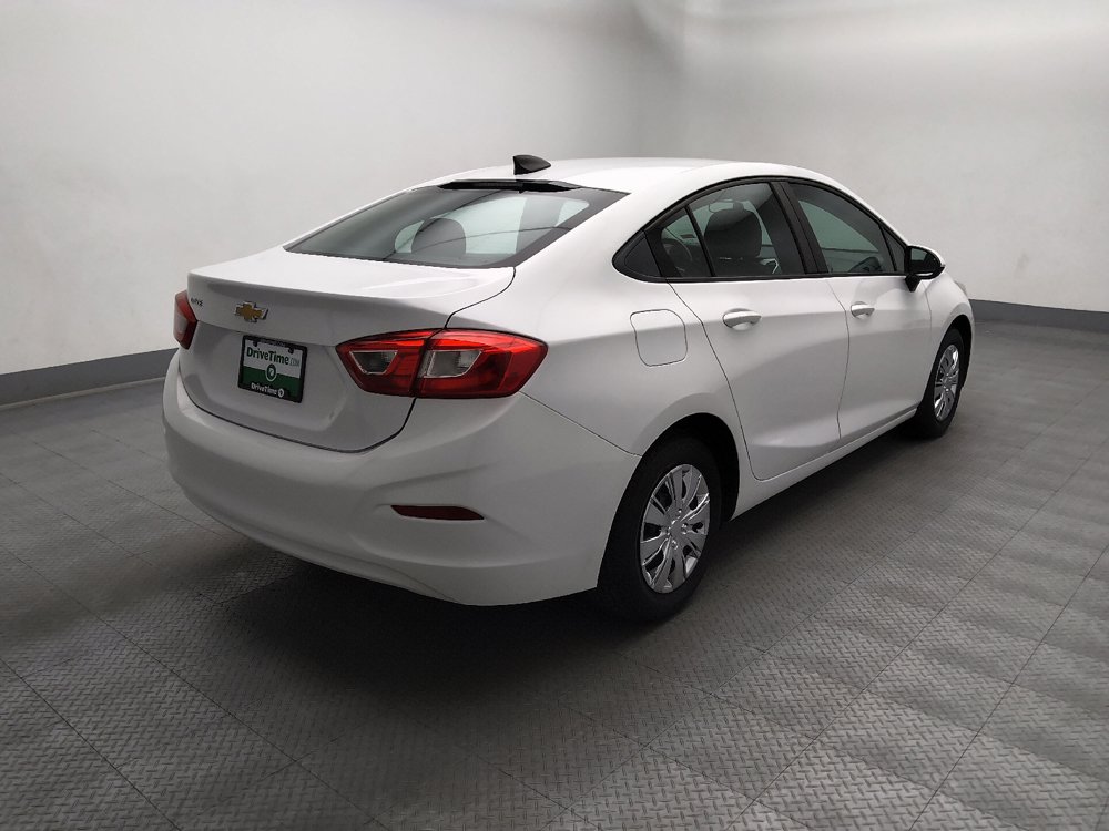 Used 2017 Chevrolet Cruze LS FWD image 9