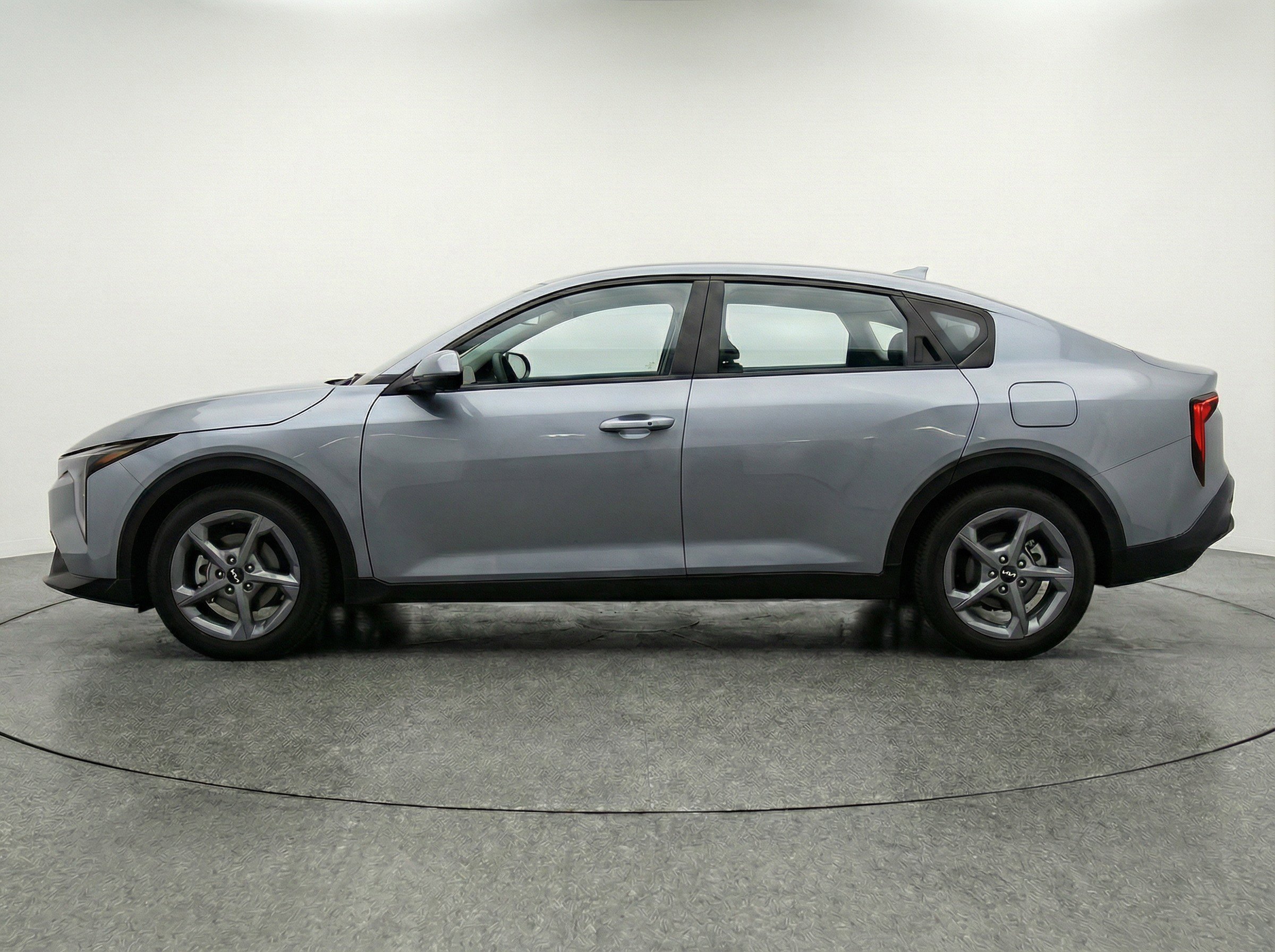 Used 2025 Kia K4 LXS image 5