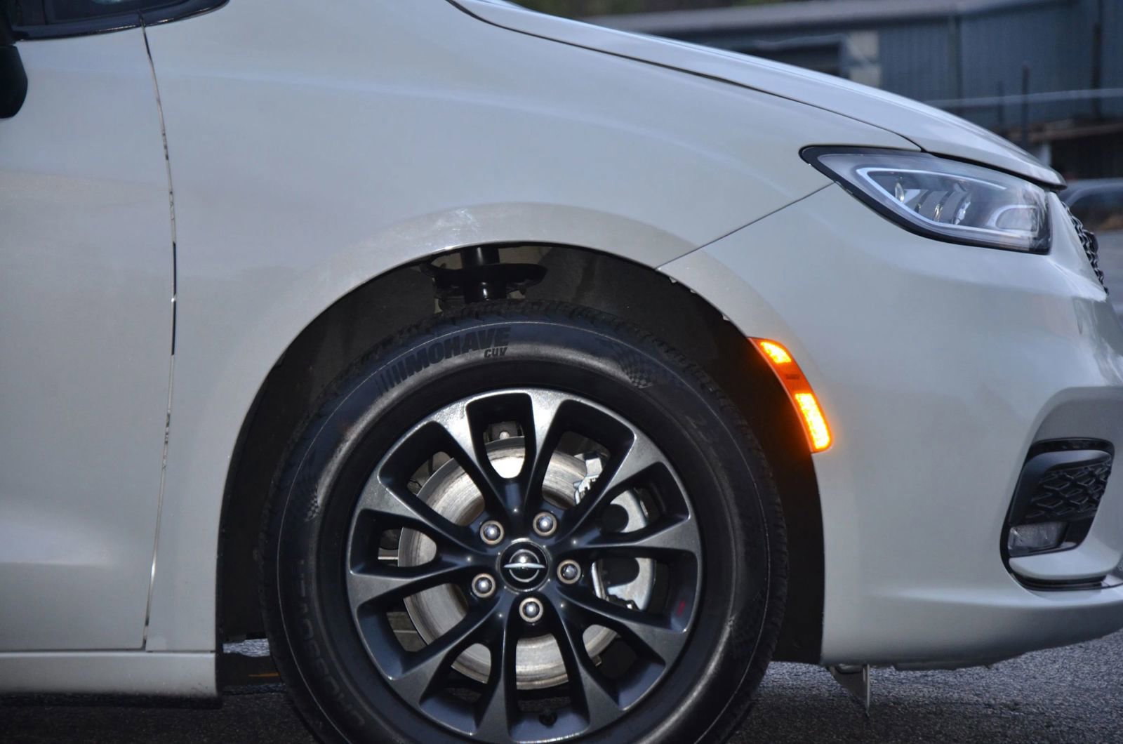 Used 2021 Chrysler Pacifica Touring w/ S Appearance Package image 24