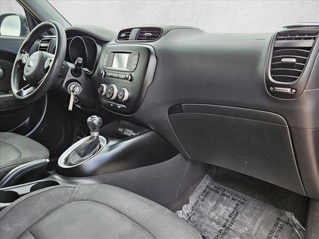 Used 2016 Kia Soul + image 19
