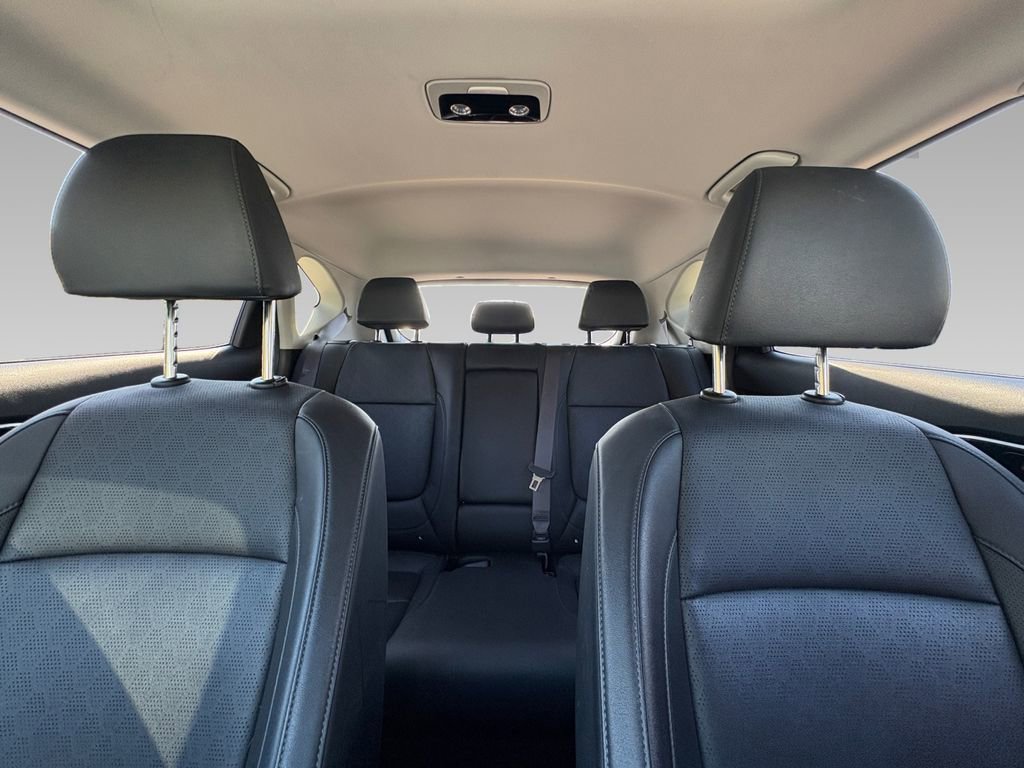 Used 2021 Kia Seltos SX w/ SX Sunroof Package image 2