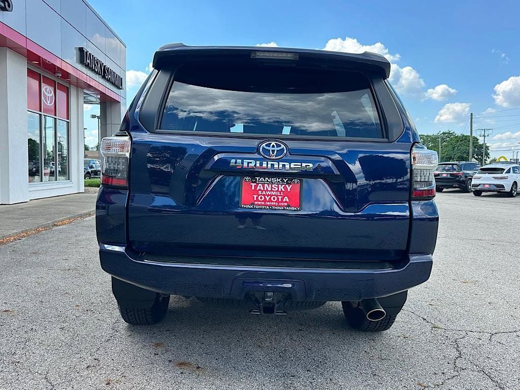 Certified 2023 Toyota 4Runner SR5 Premium w/ Moonroof Package AWD/4WD image 4