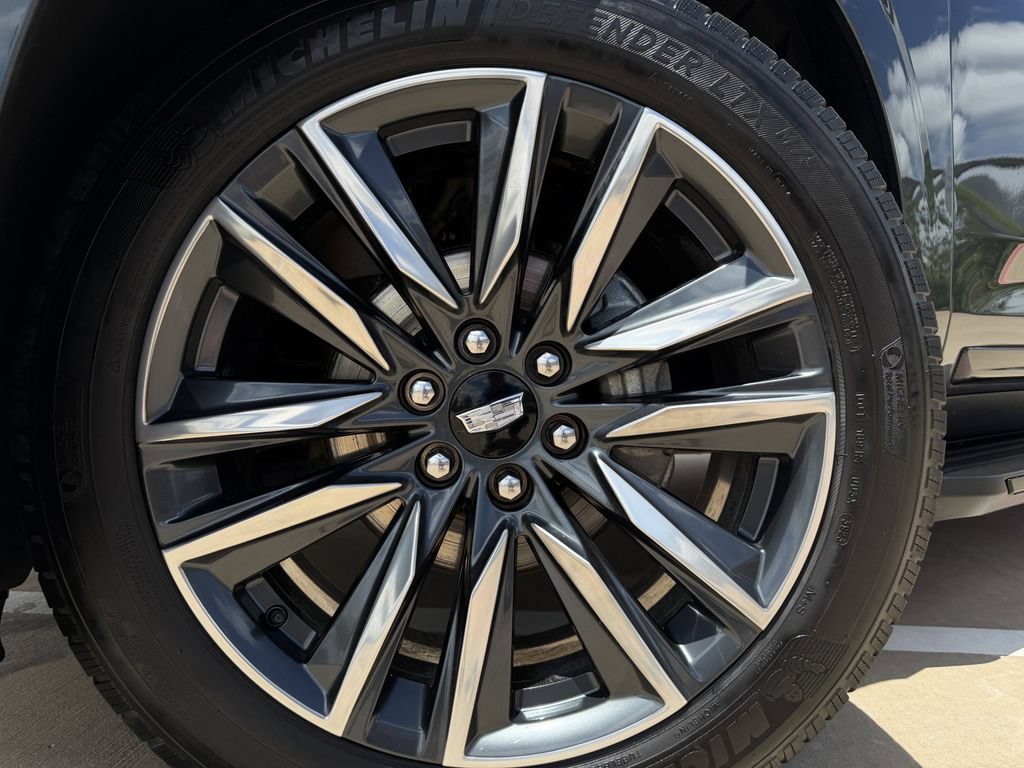 Used 2021 Cadillac Escalade Sport w/ Driver Assist Tech Package AWD/4WD image 9
