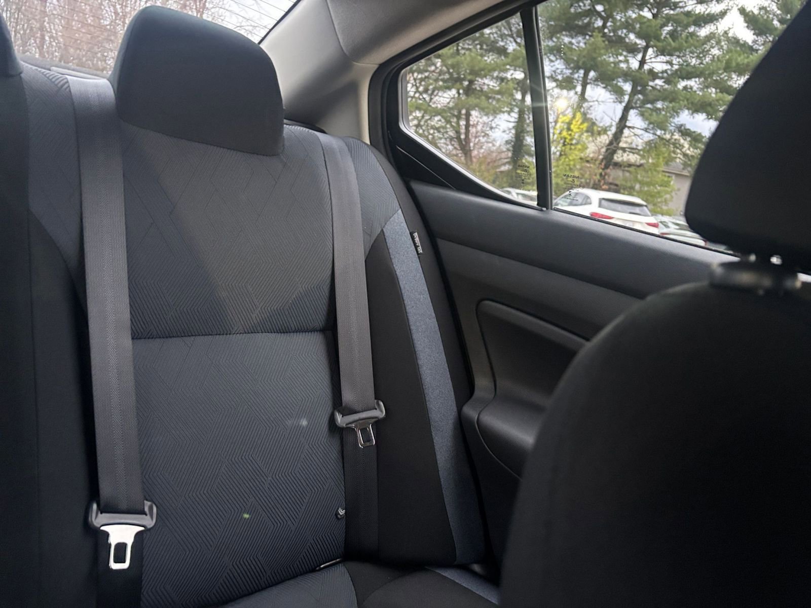 Used 2025 Nissan Versa SV image 35