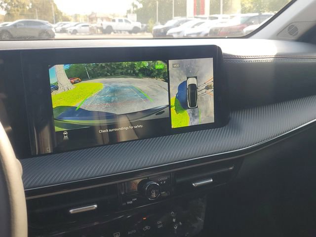 Certified 2025 Nissan Kicks SR image 26