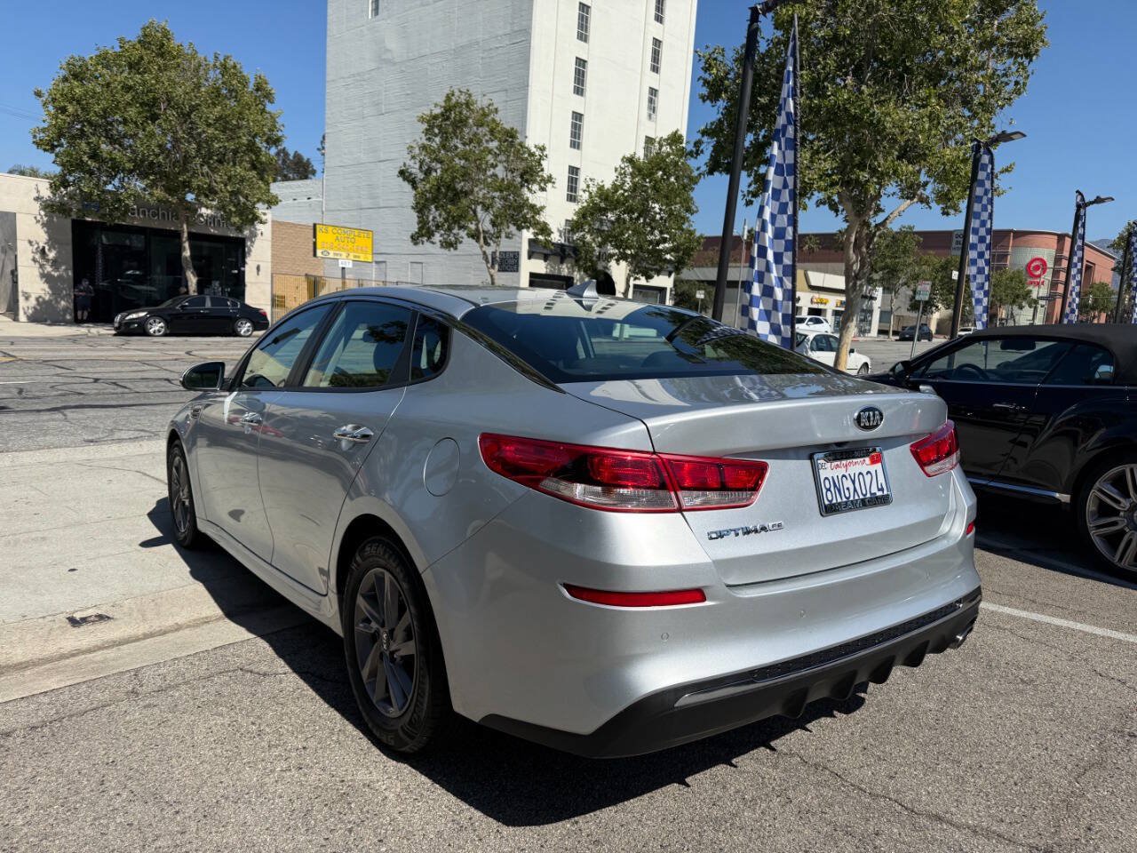 Used 2020 Kia Optima LX FWD image 12
