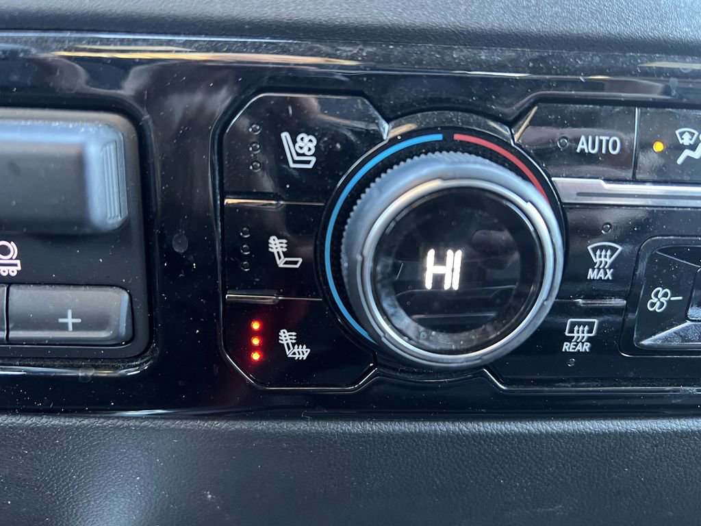 Certified 2024 Chevrolet Silverado 3500 High Country w/ Technology Package image 28