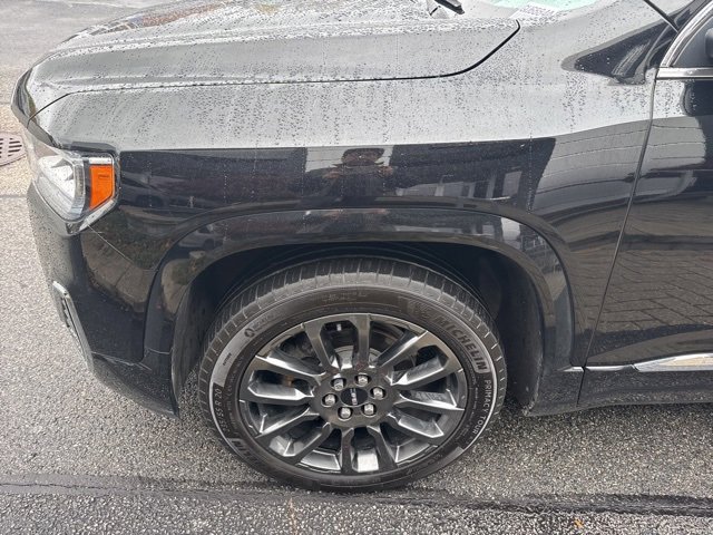 Used 2023 GMC Acadia Denali w/ Black Diamond Edition image 4