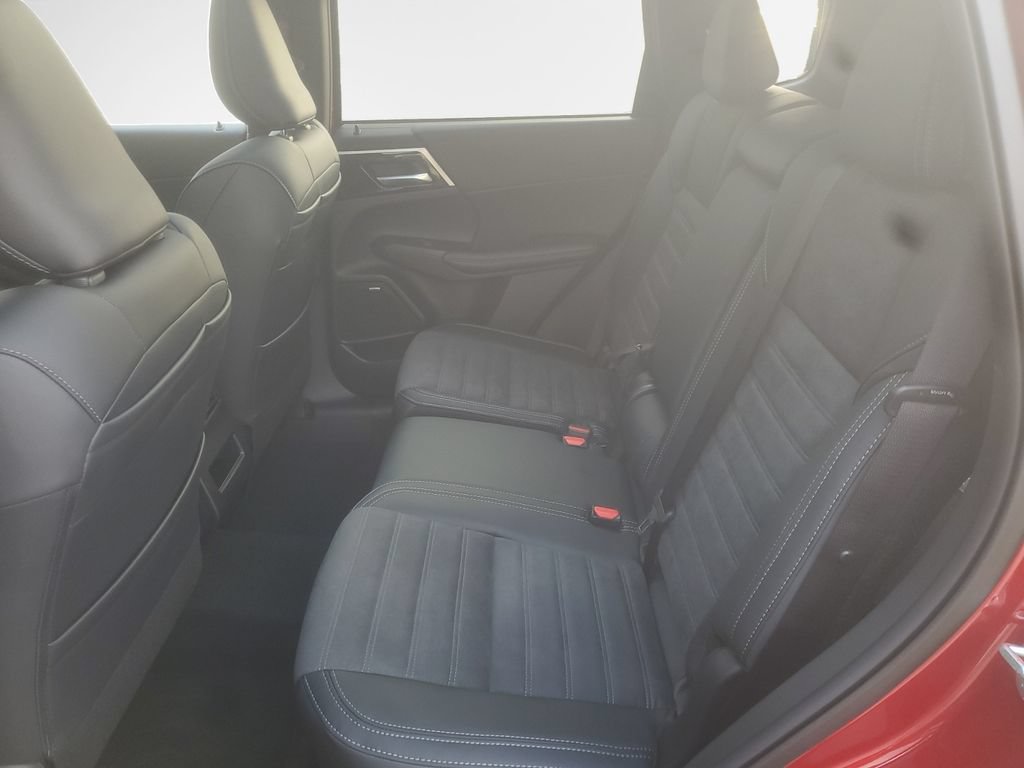 New 2026 Mitsubishi Outlander AWD image 24
