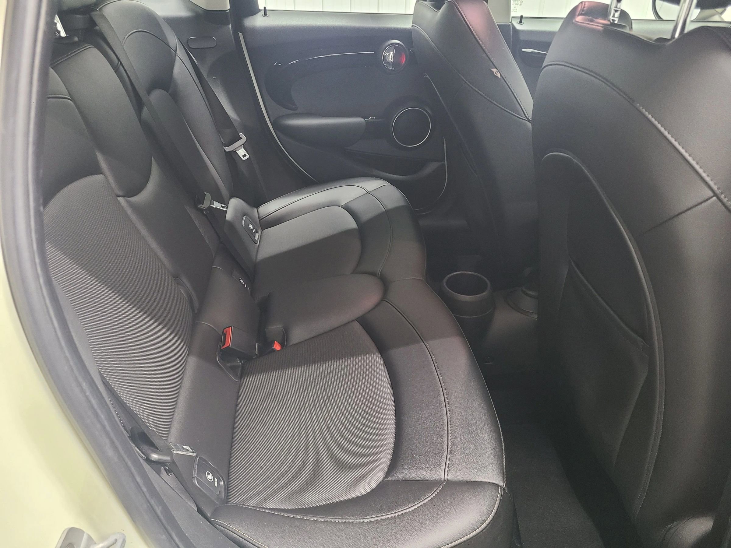 Used 2015 MINI Cooper S image 40