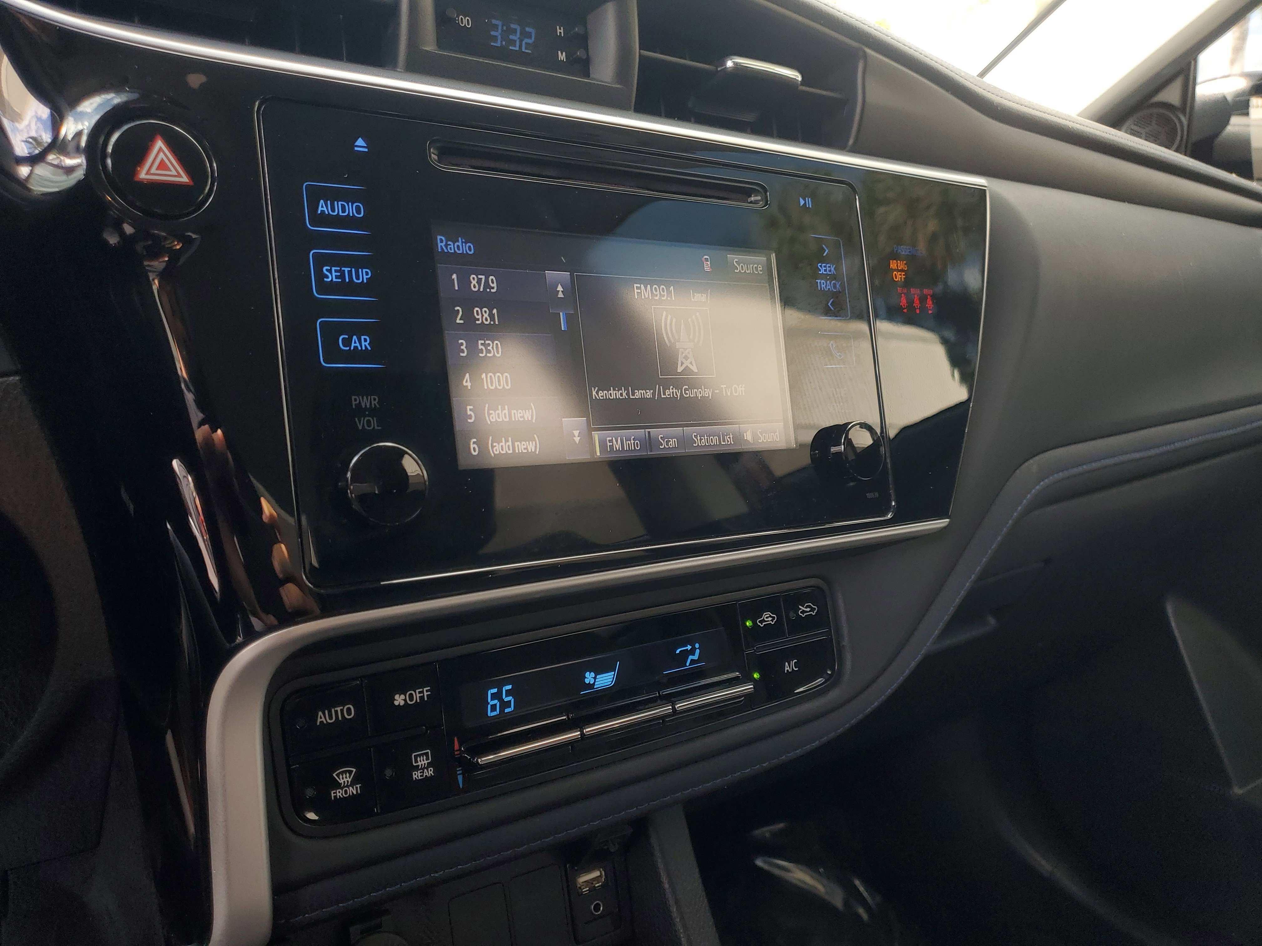 Used 2019 Toyota Corolla SE image 25