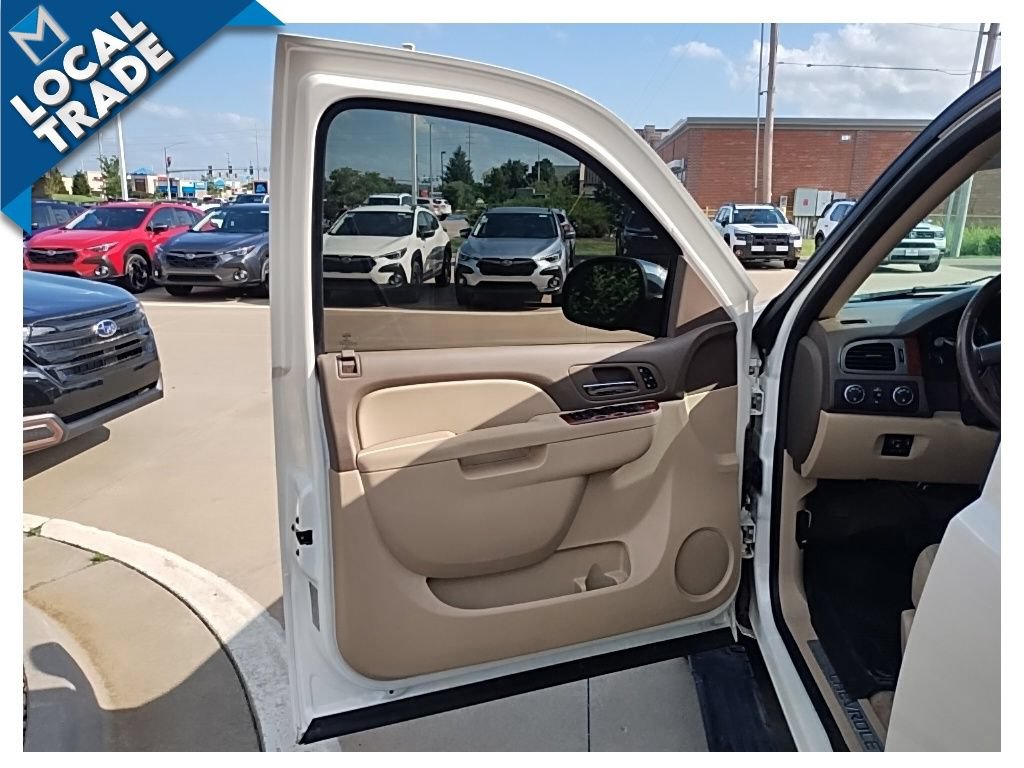Used 2013 Chevrolet Avalanche LTZ AWD/4WD image 14