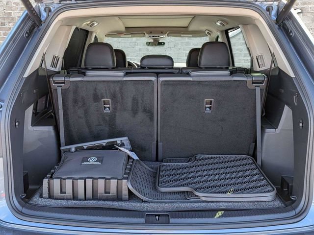 Used 2025 Volkswagen Atlas SEL AWD/4WD image 13