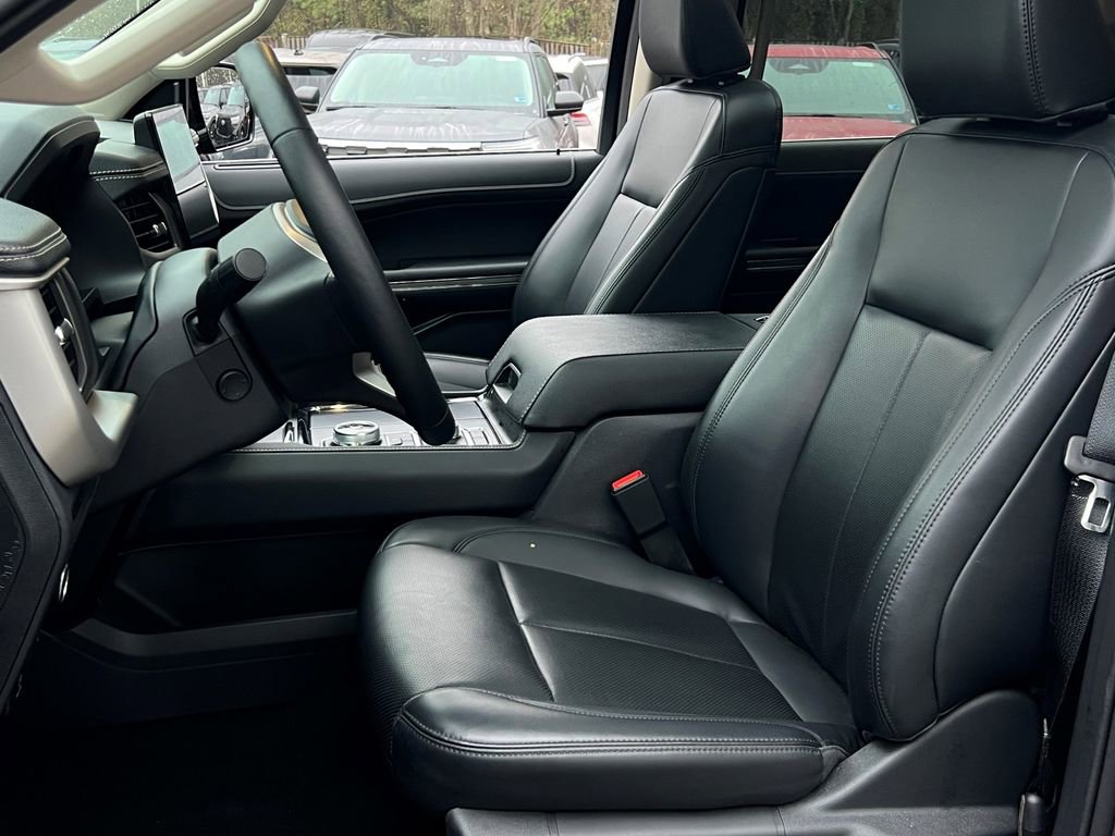 Used 2024 Ford Expedition XLT image 22