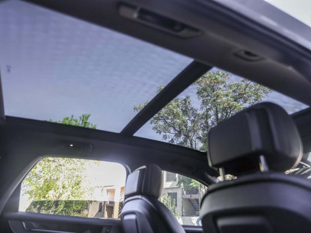 Certified 2024 Porsche Cayenne AWD/4WD image 38