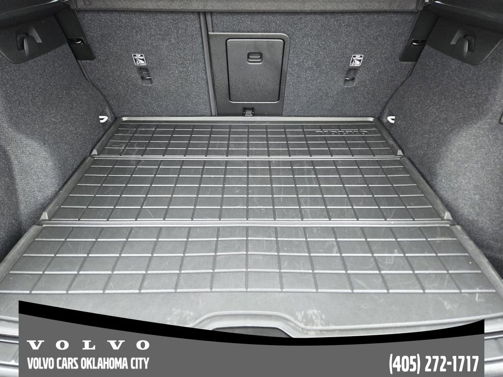 Certified 2023 Volvo XC40 B5 Ultimate w/ Protection Package Premier image 31