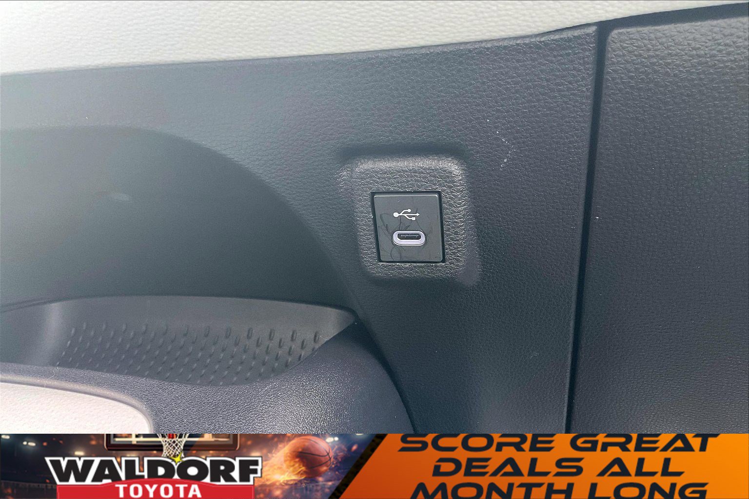 Used 2026 Toyota Corolla SE image 38