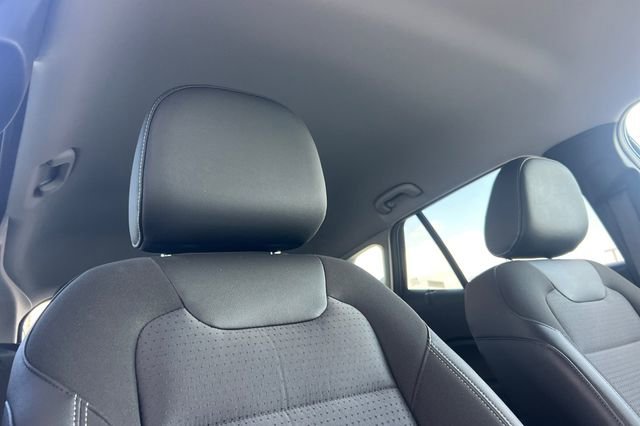 Used 2025 Chevrolet Trax LT w/ LT Convenience Package image 20