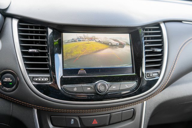 Used 2022 Chevrolet Trax LT w/ LT Convenience Package image 27